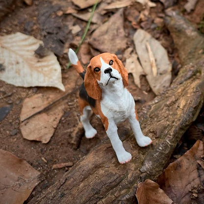 Safari Ltd. Beagle Figurine - Detailed 2.5" Plastic Model Figure - Fun Educational Play Toy for Boys, Girls & Kids Ages 3+