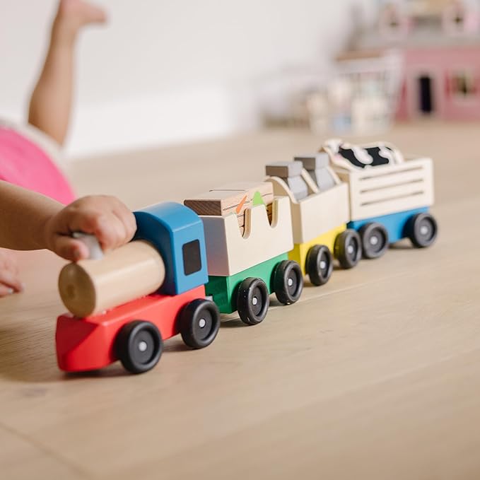 Melissa & Doug Wooden Farm Train Set - Classic Wooden Toy (3 Linking Cars)