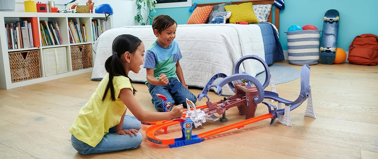 Hot Wheels Toy Car Track Set, RacerVerse Spider-Man’s Web-Slinging Speedway, Competitive Race with 2 Die-Cast Vehicles: Spider-Man & Black Panther