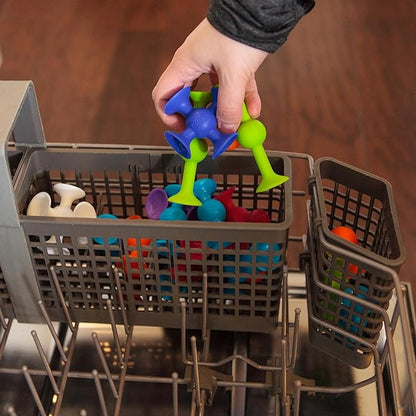 Fat Brain Toys Squigz Deluxe Set - 50-Piece Suction Construction Toys, Suction Bath Toys, Sensory Toys for Kids 3 and Up